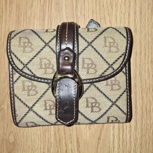 Dooney & Bourke wallet